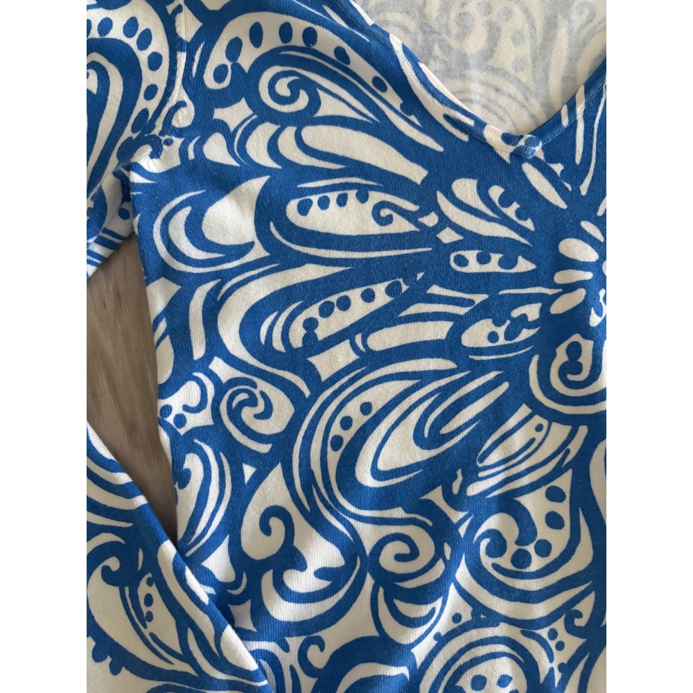 Lilly Pulitzer Blue White Paisley V-Neck Cotton Blend Sweater Size Medium - Picture 2 of 4